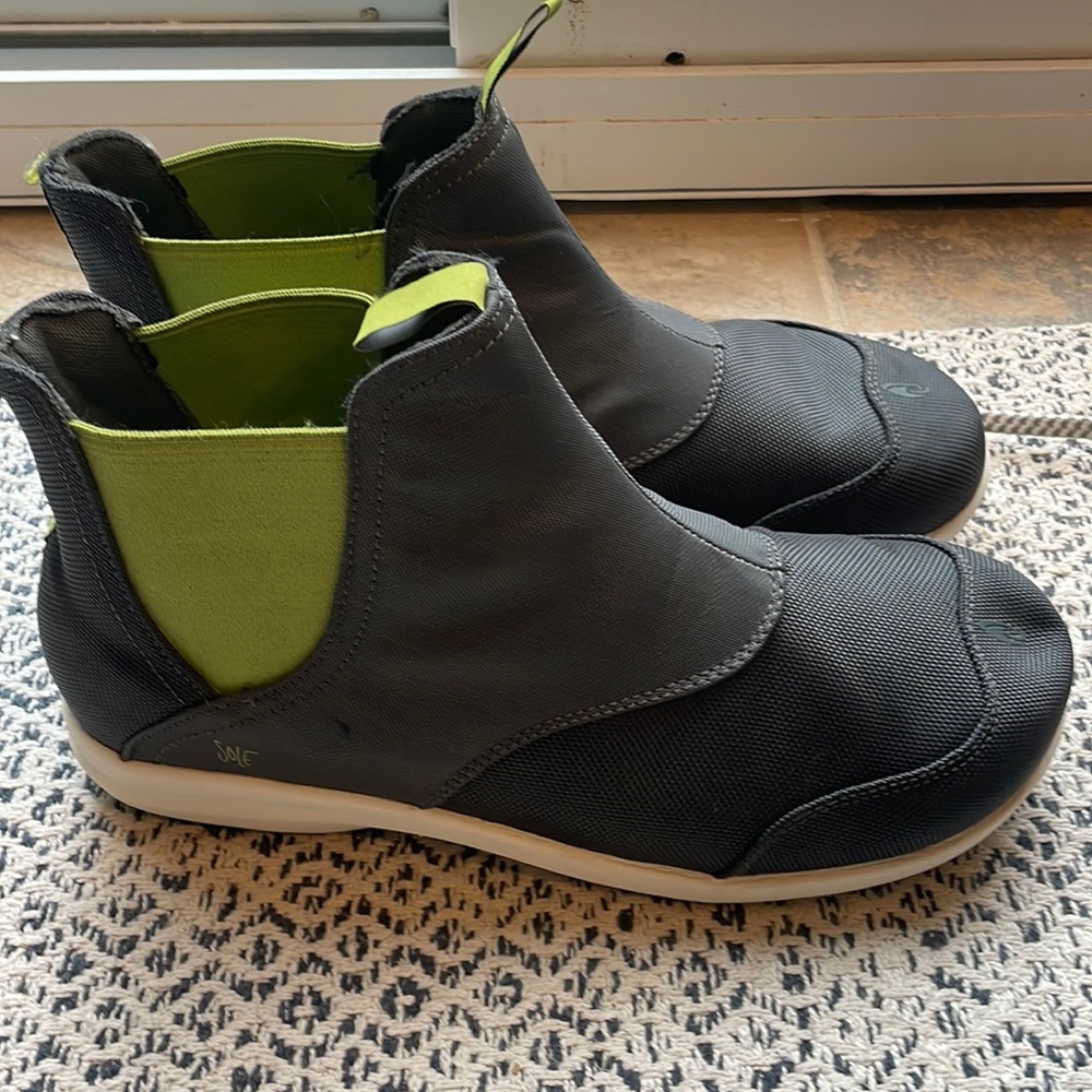 Sole - sustainably made with recycled materials.